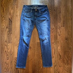American Eagle Women's Sz 4 Long Skinny Jeans Medium-Dark Wash Stretch Pants